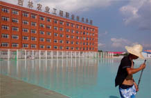 亞強體育施工案例:硅PU籃球場(chǎng)施工,